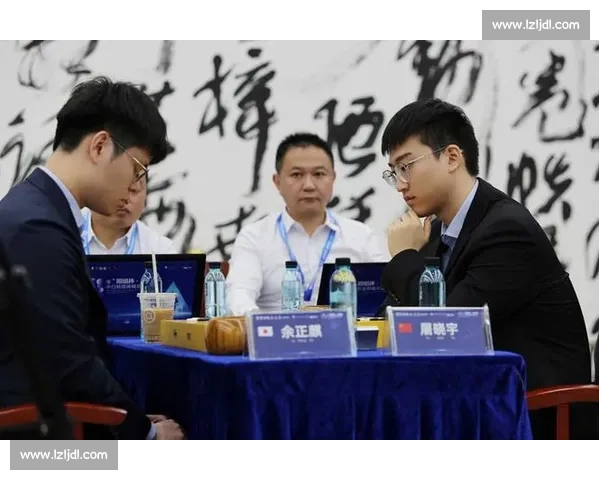 围甲第三轮王星昊逆转屠晓宇，许皓鋐弃子制胜；围乙朴文垚爆冷负赖均辅